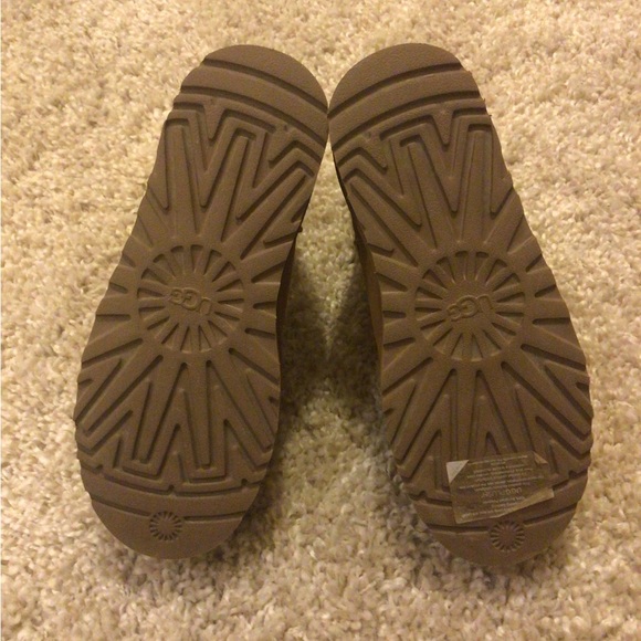 UGG Women Neumel Platform Chelsie - Size 9 - Picture 4 of 5